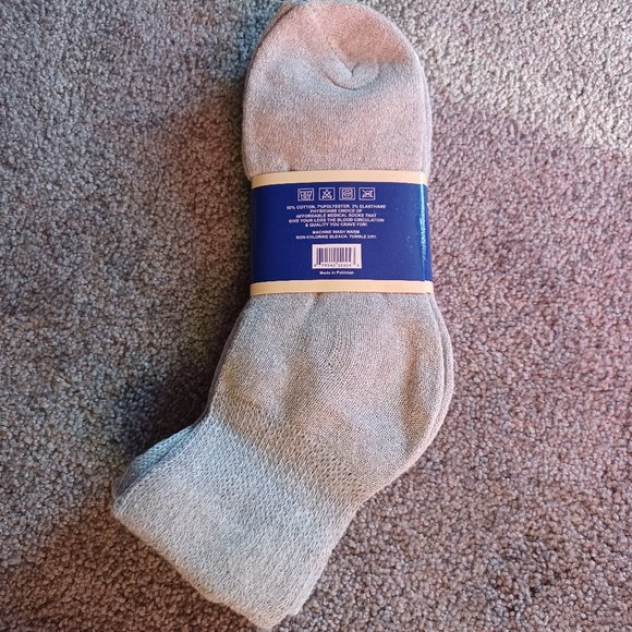 Gray Diabetic Socks Size 9-11 - Picture 2 of 4